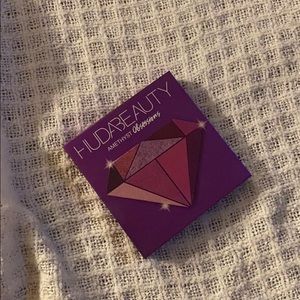 Huda Beauty Amethyst Obsessions Palette